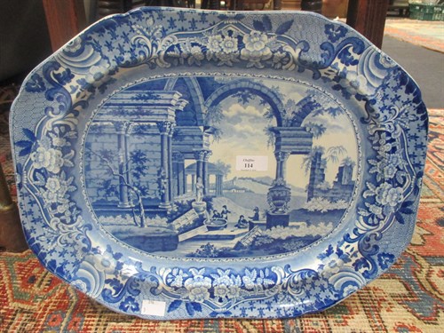 Lot 114 - An early 19th century English blue and white...