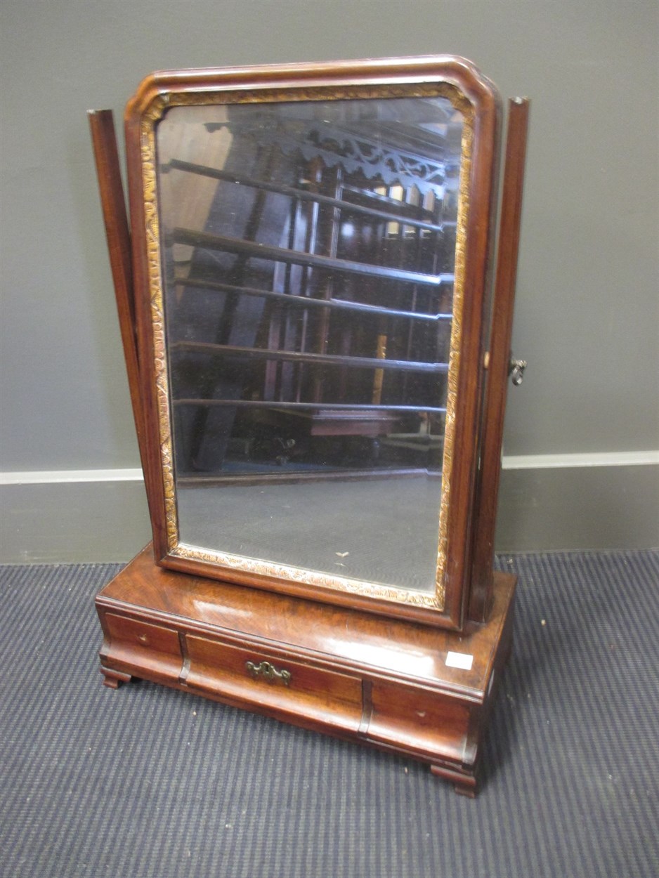 Lot 449 - A Georgian mahogany toilet mirror