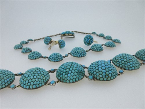 Lot 293 - A Victorian matched parure of turquoise jewellery