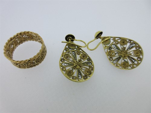Lot 321 - A pair of Spanish filigree work pendant earrings and a similar style band ring