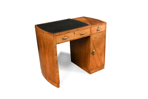 Lot 121 - An Art Deco walnut writing desk