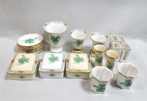 Lot 35 - A collection of Herend porcelain green Chinese bouquet pattern ornaments