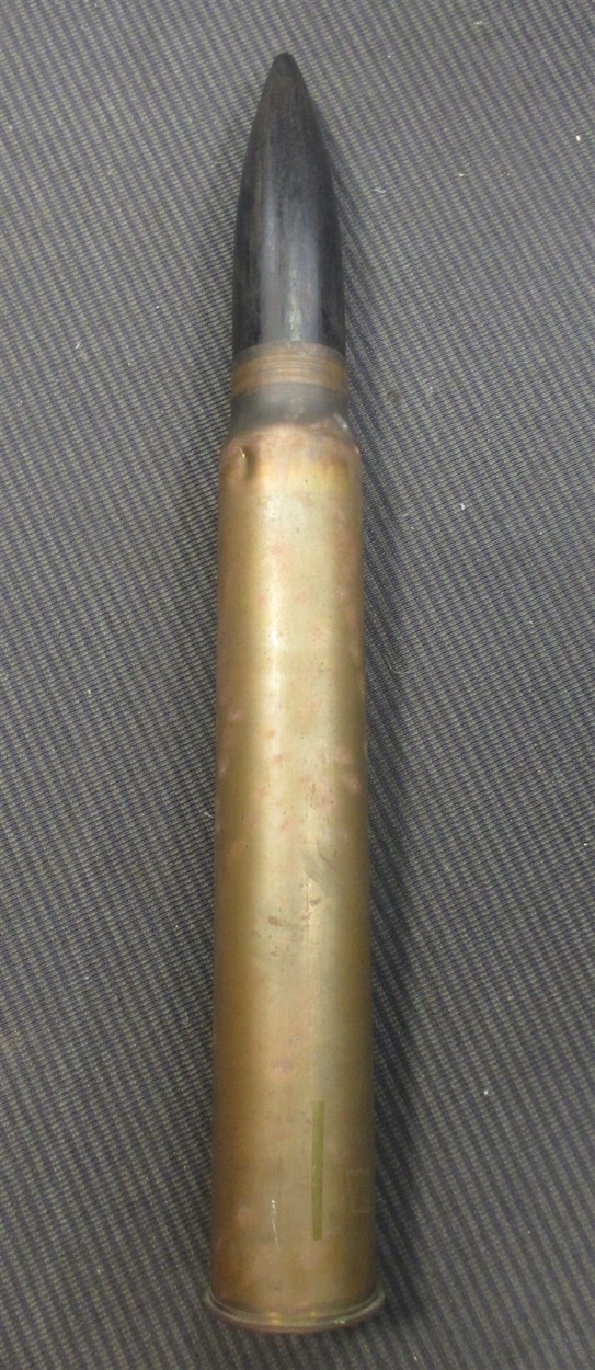 Lot 79 - A 3'' MK7 50 cal sharp shell