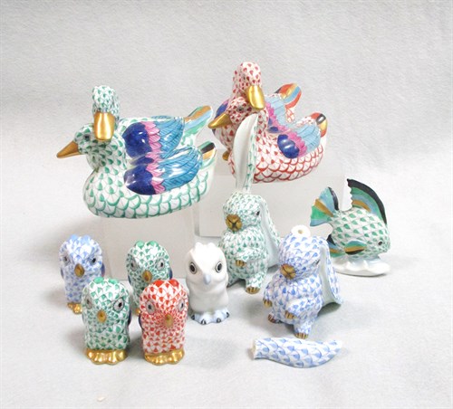Lot 34 - A collection of small Herend porcelain animals