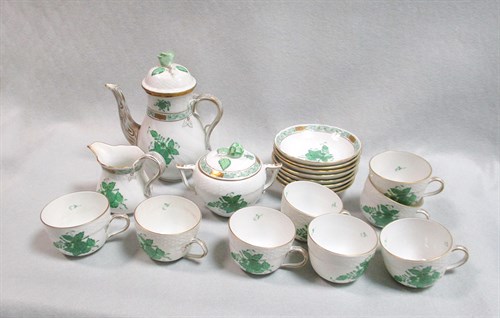 Lot 36 - A Herend porcelain green Chinese bouquet pattern coffee service