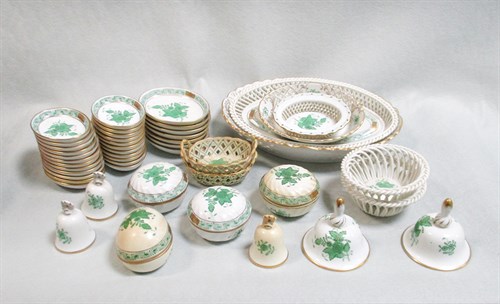 Lot 38 - A collection of Herend green Chinese bouquet pattern porcelain