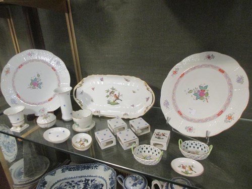 Lot 17 - A collection of Herend porcelain to include...