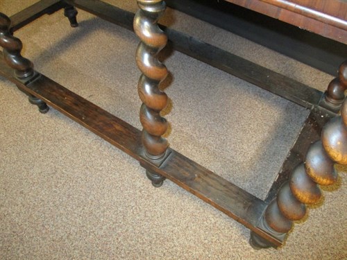 Lot 384 - A late 17th century laburnum oyster veneer cabinet on stand