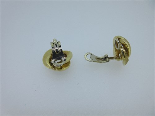 Lot 313 - A pair of 18ct gold knot earstuds by Cropp & Farr