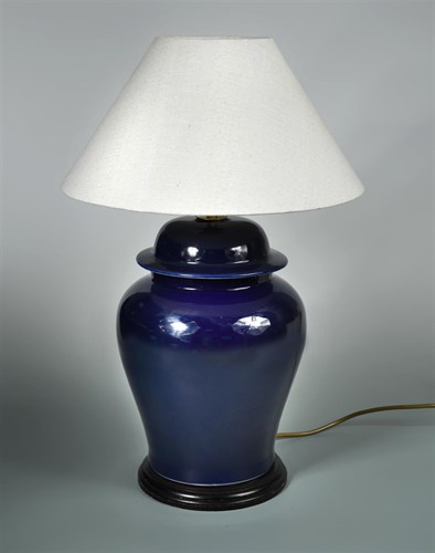 Lot 288 - A modern blue-glazed pottery table lamp