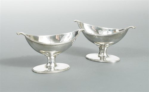 Lot 46 - A pair of George III silver salts