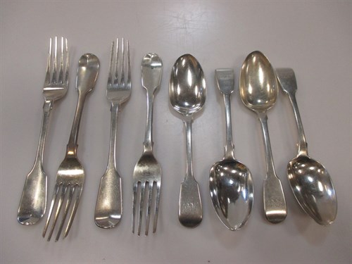 Lot 207 - A set of 12 silver dessert spoons, London 1809...