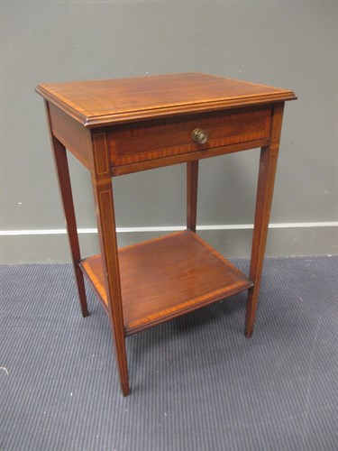 Lot 470 - An Edwardian mahogany and crossbanded two tier...