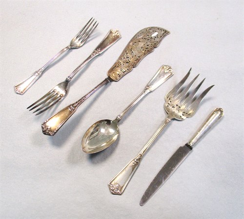 Lot 16 - An 80 piece set of late 19th / early 20th century French metalwares cutlery and flatware with English silver additions