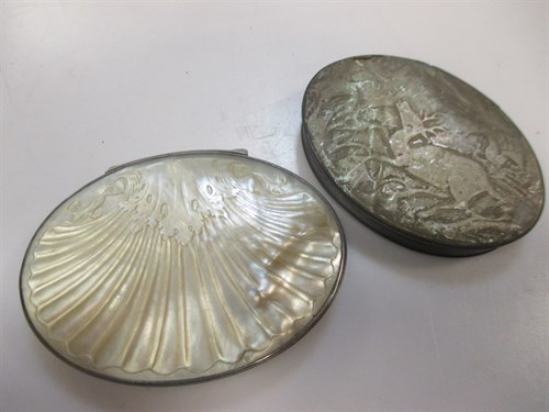 Lot 129 - An 18th century mother of pearl and silver...