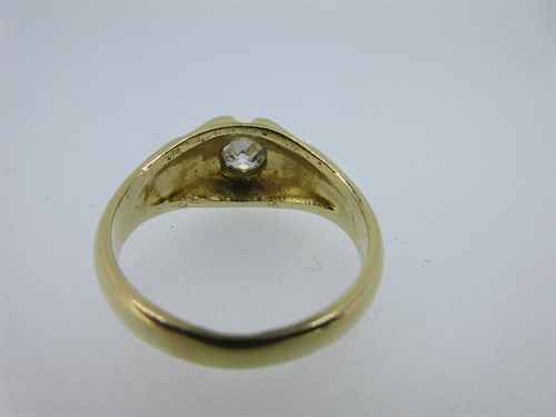 Lot 358 - A single stone old cut diamond ring