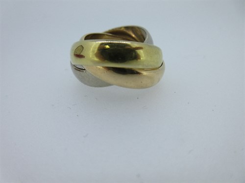 Lot 400 - Cartier - An 18ct tri-colour gold 'Trinity de Cartier Classic' rolling ring