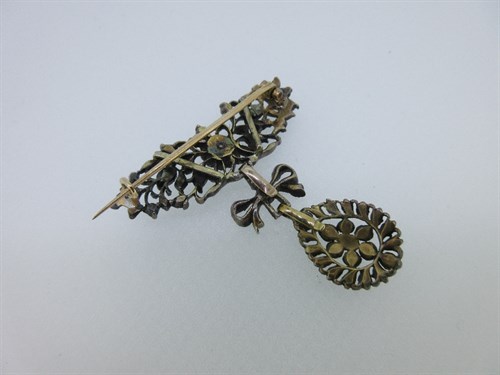 Lot 289 - An 18th century diamond slide with pendant drop, made into a brooch