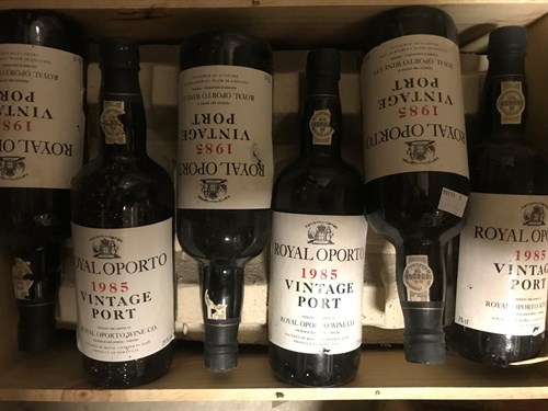 Lot 96 - Royal Oporto vintage port 1985, 12 bottles