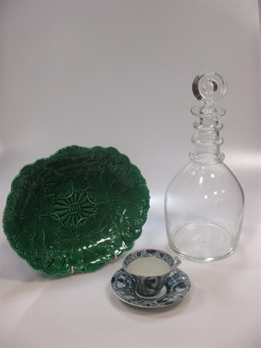 Lot 56 - Five Wedgwood green glazed leaf moulded plates,...