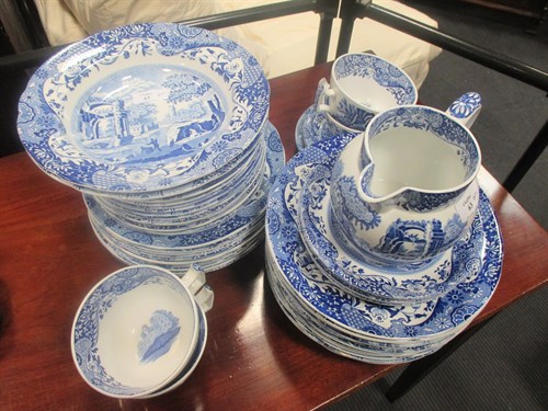 Lot 63 - A Spode Italian part dinner service
