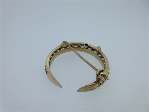 Lot 448 - A late 19th century diamond closed crescent brooch