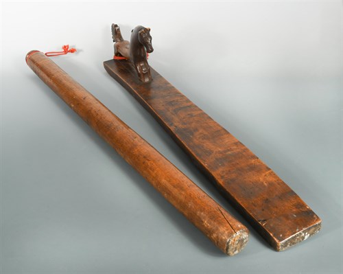 Lot 189 - A Scandinavian birch mangling board and roller,...