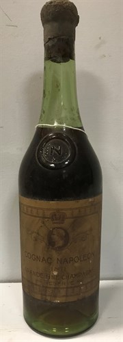 Lot 118 - Napoleon Cognac 1811, Grande Fine Champagne,...