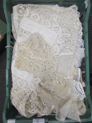 Lot 84 - A box of antique lace
