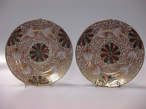 Lot 22 - A pair of Spode gilt decorated plates