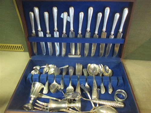Lot 156 - A Canteen of American sterling Flatware for...