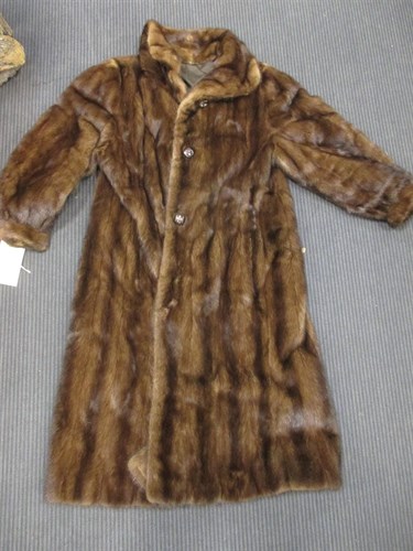 Lot 432 - A mink fur coat