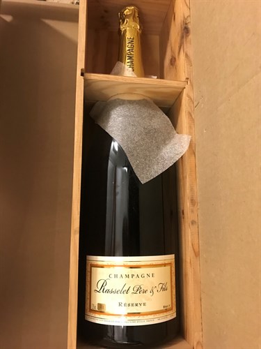 Lot 66 - Champagne Brut NV, Rasselet Pere et Fils, a...