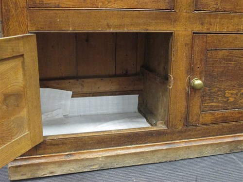 Lot 378 - A late Georgian elm dresser base, 89 x 178 x 51cm