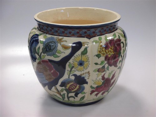 Lot 8 - A Zsolnay bowl decorated with birds and...