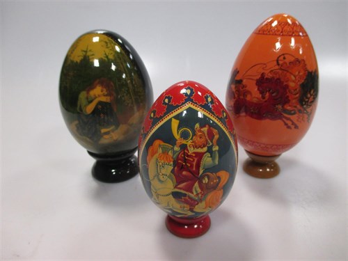 Lot 14 - Various Russian painted eggs, all 20th century...