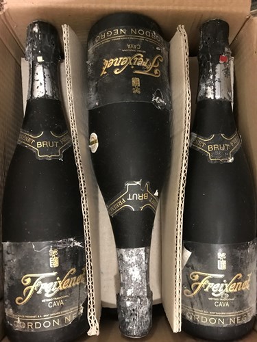 Lot 70 - Freixenet Cava Cordon Negro, 6 bottles