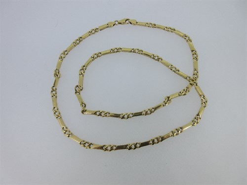 Lot 207 - A 9ct gold fancy link chain