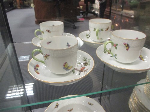 Lot 57 - A Herend porcelain 'Rothschild' pattern dinner and coffee service