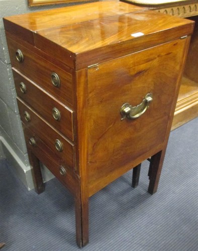 Lot 334 - A George III mahogany wash stand with...