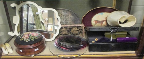 Lot 62 - A collection of various items to include a...