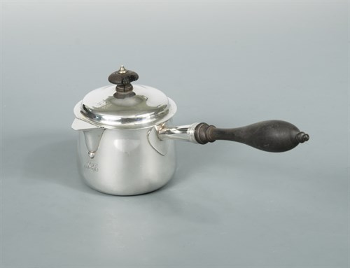 Lot 82 - A Victorian silver brandy warmer