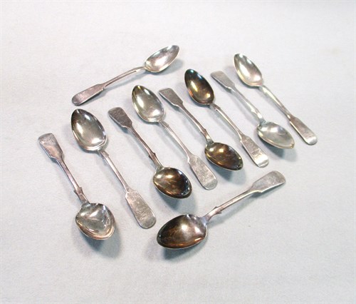 Lot 149 - Edinburgh - A set of ten Victorian Scottish silver teaspoons