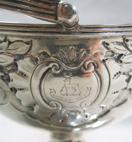 Lot 150 - Edinburgh - An Edward VII Scottish silver cream jug and sugar basket