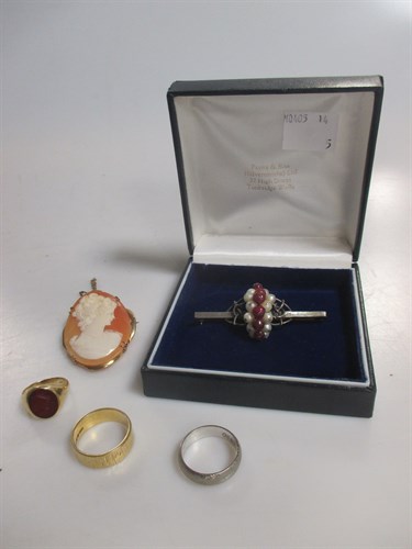Lot 172 - Two 18ct gold wedding rings and a cornelian...