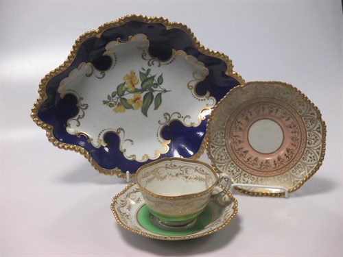 Lot 109 - A Flight Barr & Barr serving dish with a...