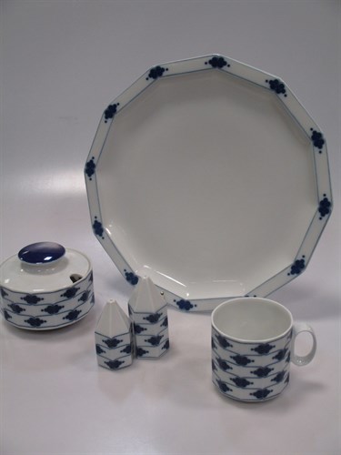 Lot 133 - A Rosenthal blue and white part dinner service...