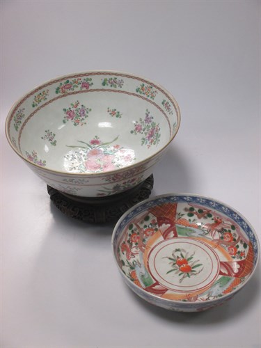 Lot 137 - A Samson famille rose bowl and another...