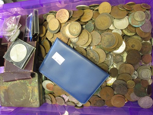 Lot 150 - A large quantity of miscellaneous coins