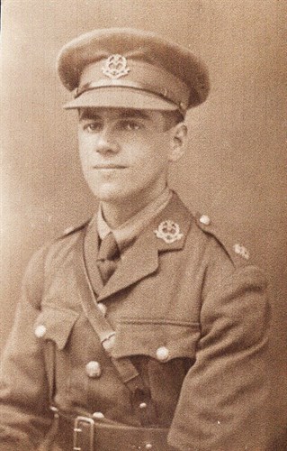 Lot 236 - A group of four WW1 medals including a military cross, awarded to a soldier from Cambridge